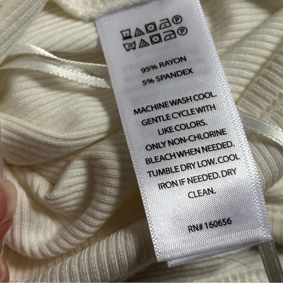 Happily Grey Cropped Tank White Size Medium - Picture 4 of 5